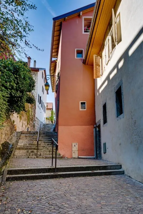 Escale Annecienne Furnished Flat Apartment Annecy